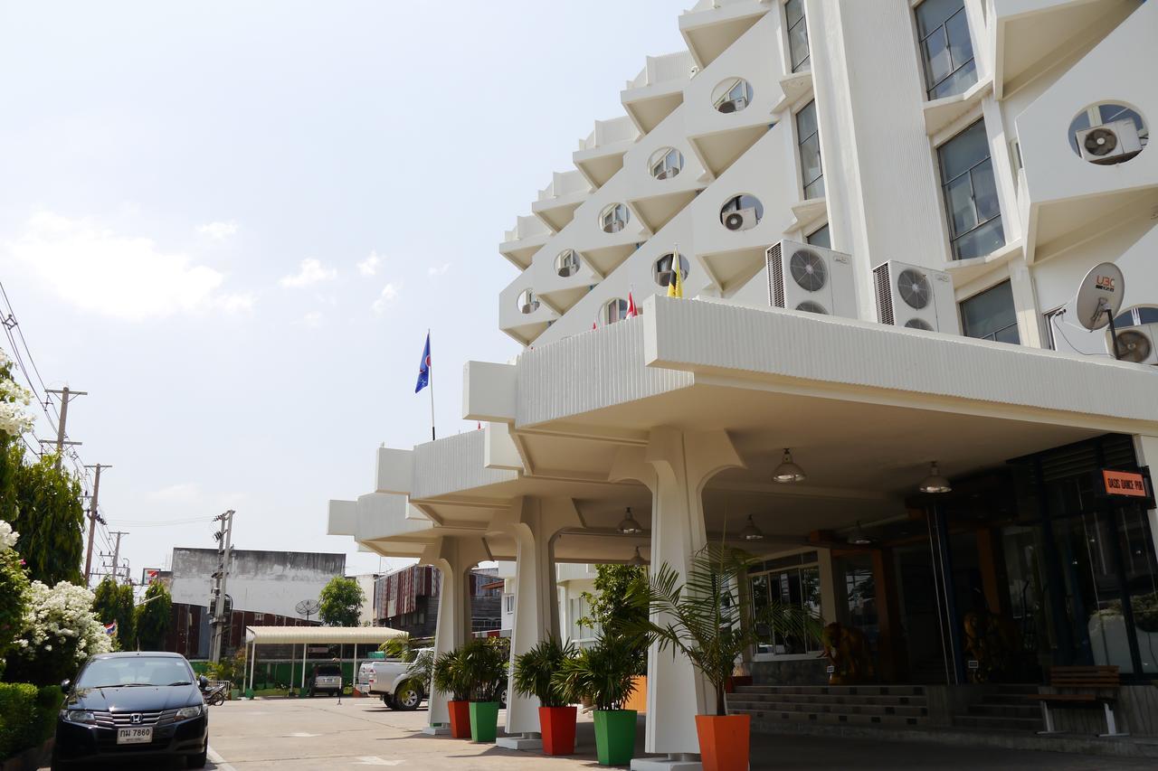 Lertnimit Hotel Chaiyaphum Eksteriør bilde